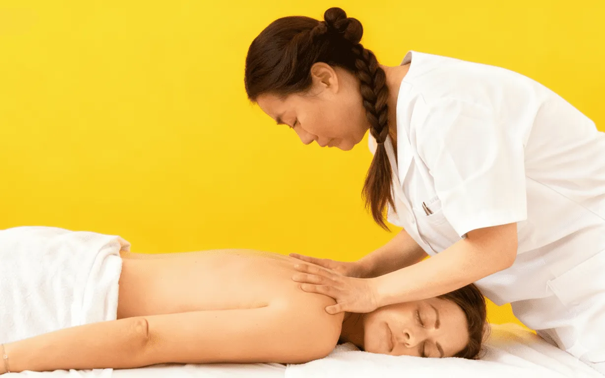 Meridianmassage am Rücken